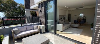 Executive Oasis | Chic 1BR + Courtyard Retreat