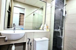 Room - Loft B Imago Mall Sunset Seaview Golf Course 8-9pax 3Bedrooms 3 Bathrooms (Kota Kinabalu)