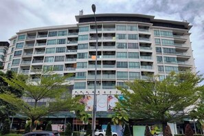 Unclassified image, 2 of 34, button - Loft B Imago Mall Sunset Seaview Golf Course 8-9pax 3Bedrooms 3 Bathrooms (Kota Kinabalu)