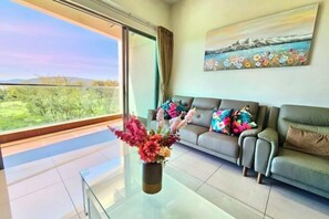 Room - Loft B Imago Mall Sunset Seaview Golf Course 8-9pax 3Bedrooms 3 Bathrooms (Kota Kinabalu)