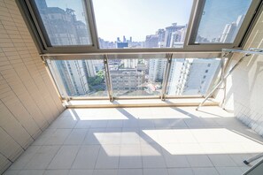 Exterior - Tyms Comfortable 2BR 1BA Apt Xujiahui (Shanghai)