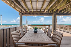 Outdoor dining - Green Reef 2 | Luxury | Private Beach | Movie Room | Beach Gear | Fully Stocked (Destin)