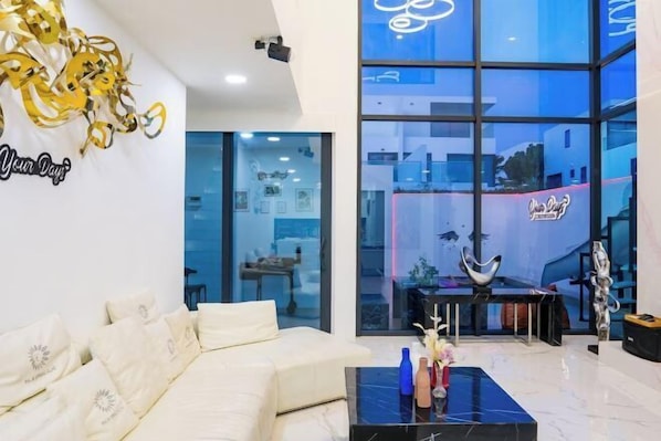 Lobby - Your Days PLUS pool villa (Pattaya)