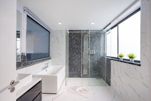 Unclassified image, 4 of 91, button - Your Days PLUS pool villa (Pattaya)