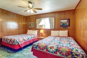 2 bedrooms, desk, internet, bed sheets