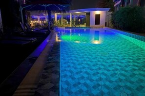 Kolam renang terbuka