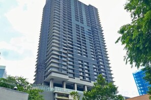 Unclassified image, 3 of 14, button - Anggun KLCC Spacious Studio Steps to Monorail & LRT FREE Parking (Kuala Lumpur)