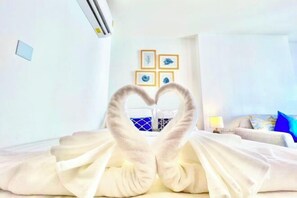 Room - The Base Central Condominium (Phuket)