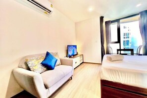 Room - The Base Central Condominium (Phuket)