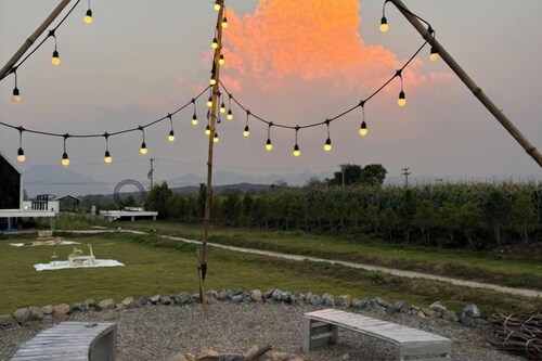 Paradise Resort & Cafe