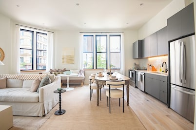 Cityscapes Loft– Groups/WiFi/2 Bed & 2 Bath