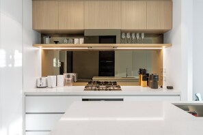 Private kitchen - Queen's Reach - Brand New Apt on Star Casino BNE level 29 (Brisbane City)