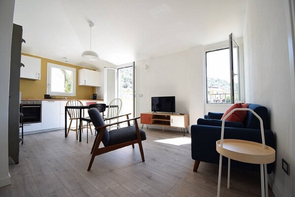 تلفزيون ذكي، كُتُب