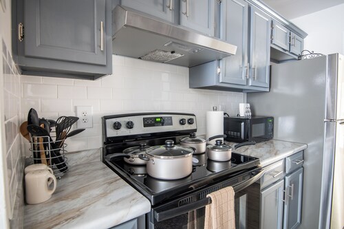 Maple & Marigold – Modern Comfort + WiFi