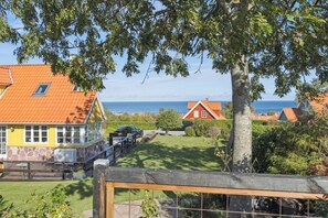 Exterior - Modern holiday home with sea view for 8 (Svaneke)