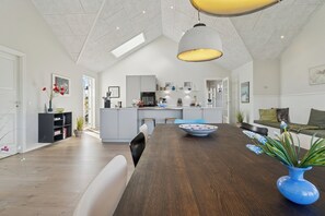 Dining - Modern holiday home with sea view for 8 (Svaneke)