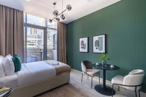 Desk, iron/ironing board, WiFi, bed sheets