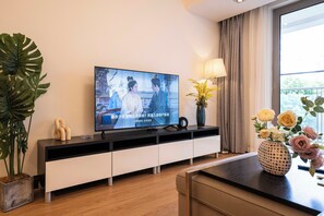 Superior Apartment, 1 Bedroom, Kitchen, City View | Living room | Smart TV - Tyms Premium 1BR 1BA Apt Yongxin Century (Shanghai)