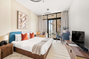 Desk, iron/ironing board, WiFi, bed sheets