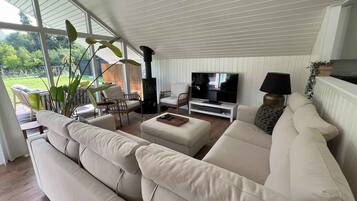 Télévision à écran plat