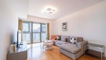 Superior Apartment, 2 Bedrooms, Kitchen, City View | Living room