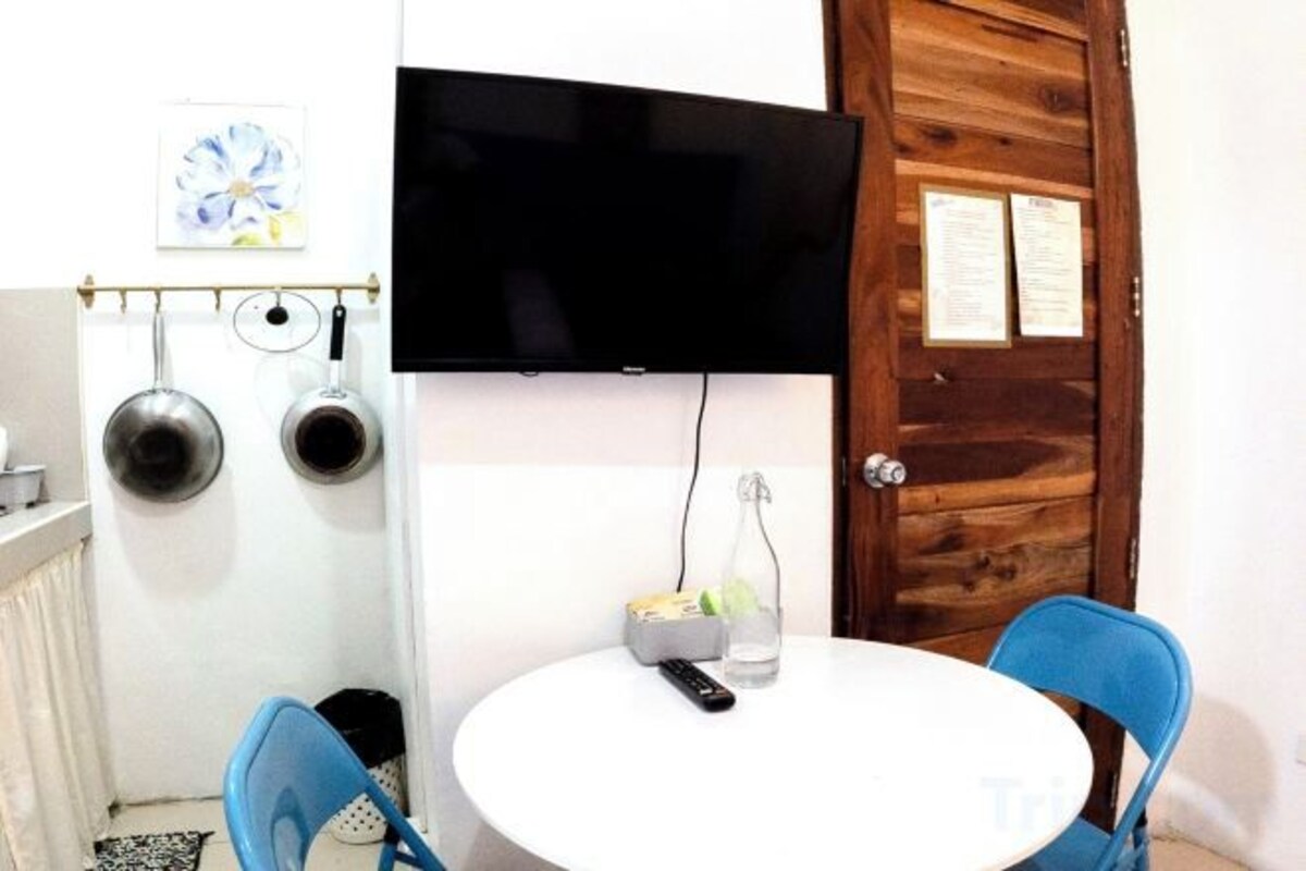 Retro Crib Studio APT - Introverts Inn Antipolo Taytay Rizal
