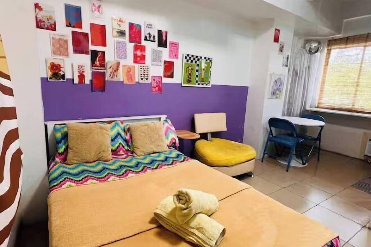 Cribs/infant beds