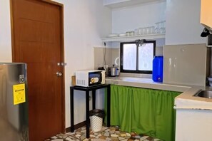 Cribs/infant beds - Introverts Inn Antipolo Taytay (Taytay)