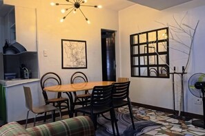 Cribs/infant beds - Introverts Inn Antipolo Taytay (Taytay)