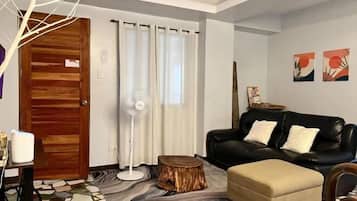 Cribs/infant beds
