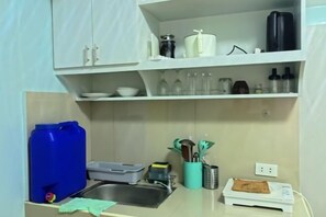 Cots/infant beds - Introverts Inn Antipolo Taytay (Taytay)