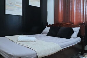 Cots/infant beds - Introverts Inn Antipolo Taytay (Taytay)