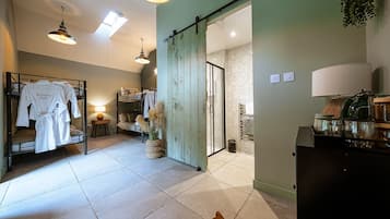 7 slaapkamers, wifi, beddengoed