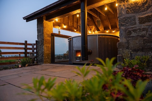 Barraston Farm -  a cottage that sleeps 16 guests  in 7 bedrooms