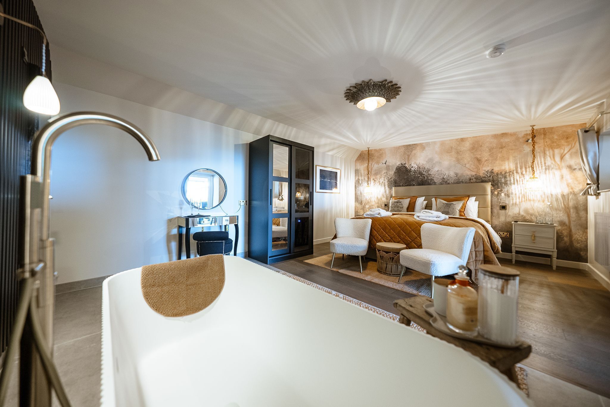 7 عدّة غرف نوم وواي فاي وملاءات أسرّة