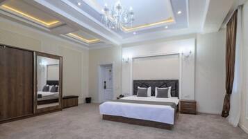 Cribs/infant beds