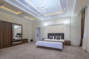 Cribs/infant beds