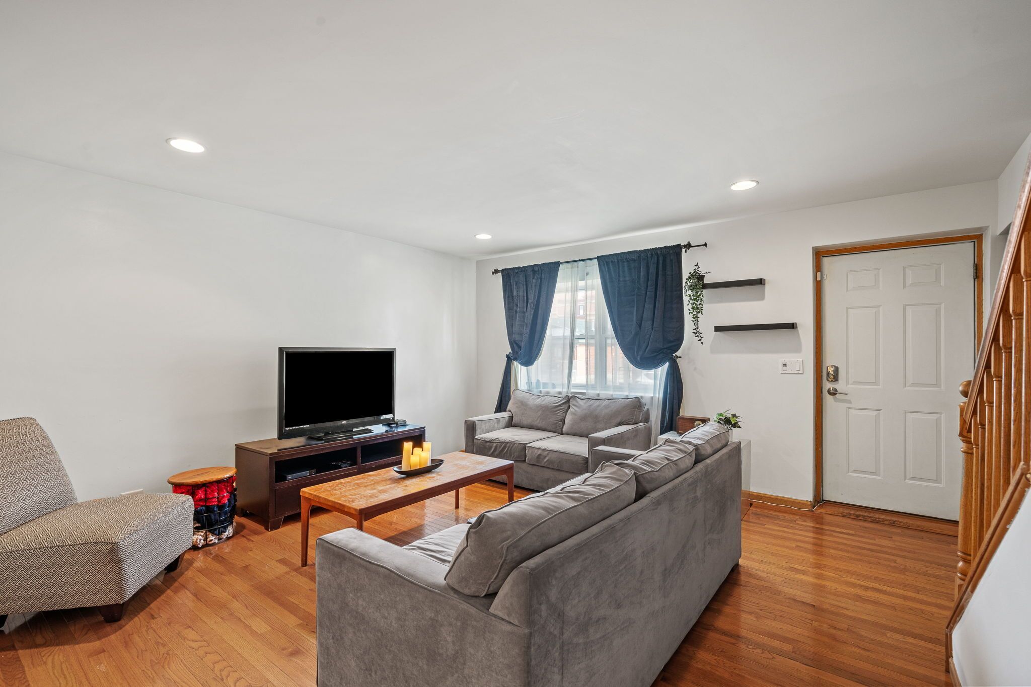 Smart TV, DVD player, books, music library