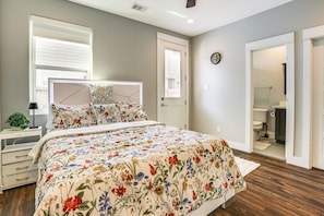 3 soverom, skrivebord, strykejern/-brett og internettilgang