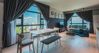 Jesselton Quay Seaview Suite by HayBay