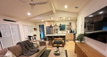 VILLA VERDE WALKING DISTANCE TO RIVER
~~~Rio Vista Lovely 3 bd room~~~ SMTX