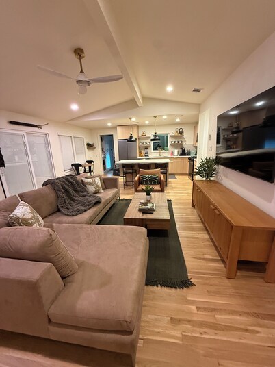 VILLA VERDE WALKING DISTANCE TO RIVER
~~~Rio Vista Lovely 3 bd room~~~ SMTX