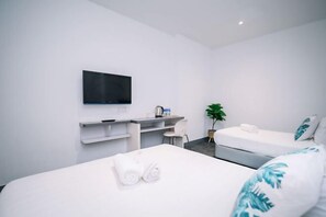 Room - Swing & Pillows @ KL Sg Besi, Kuala Lumpur (Kuala Lumpur)