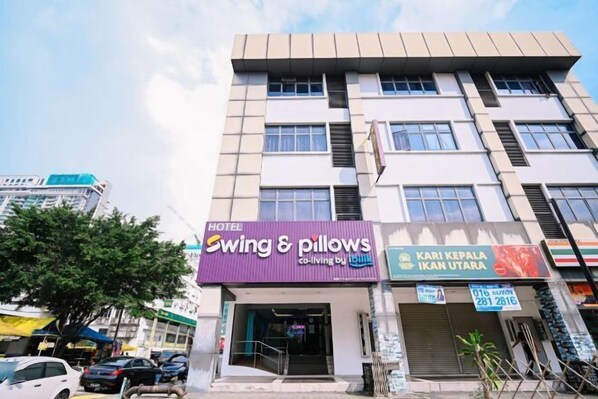 Exterior - Swing & Pillows @ KL Sg Besi, Kuala Lumpur (Kuala Lumpur)