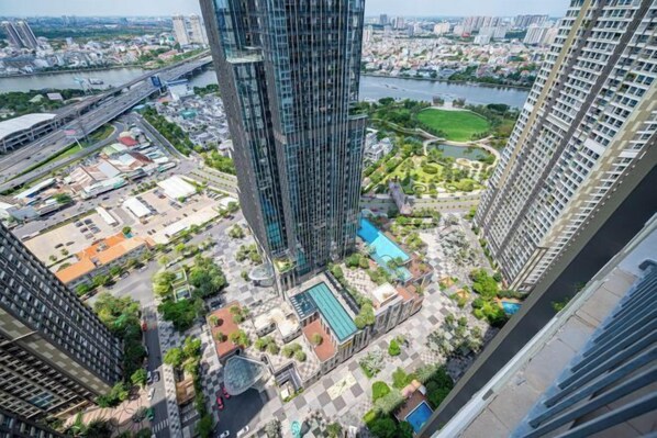 View from property - VINHOMES CENTRAL PARK LUXURY APARTMENT (Ho Chi Minh City)