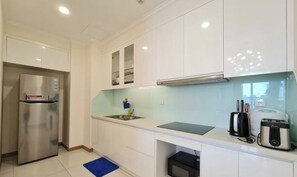 Private kitchen - VINHOMES CENTRAL PARK LUXURY APARTMENT (Ho Chi Minh City)