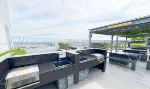 Outdoor dining - Blue Sky Apartment (Ho Chi Minh City)