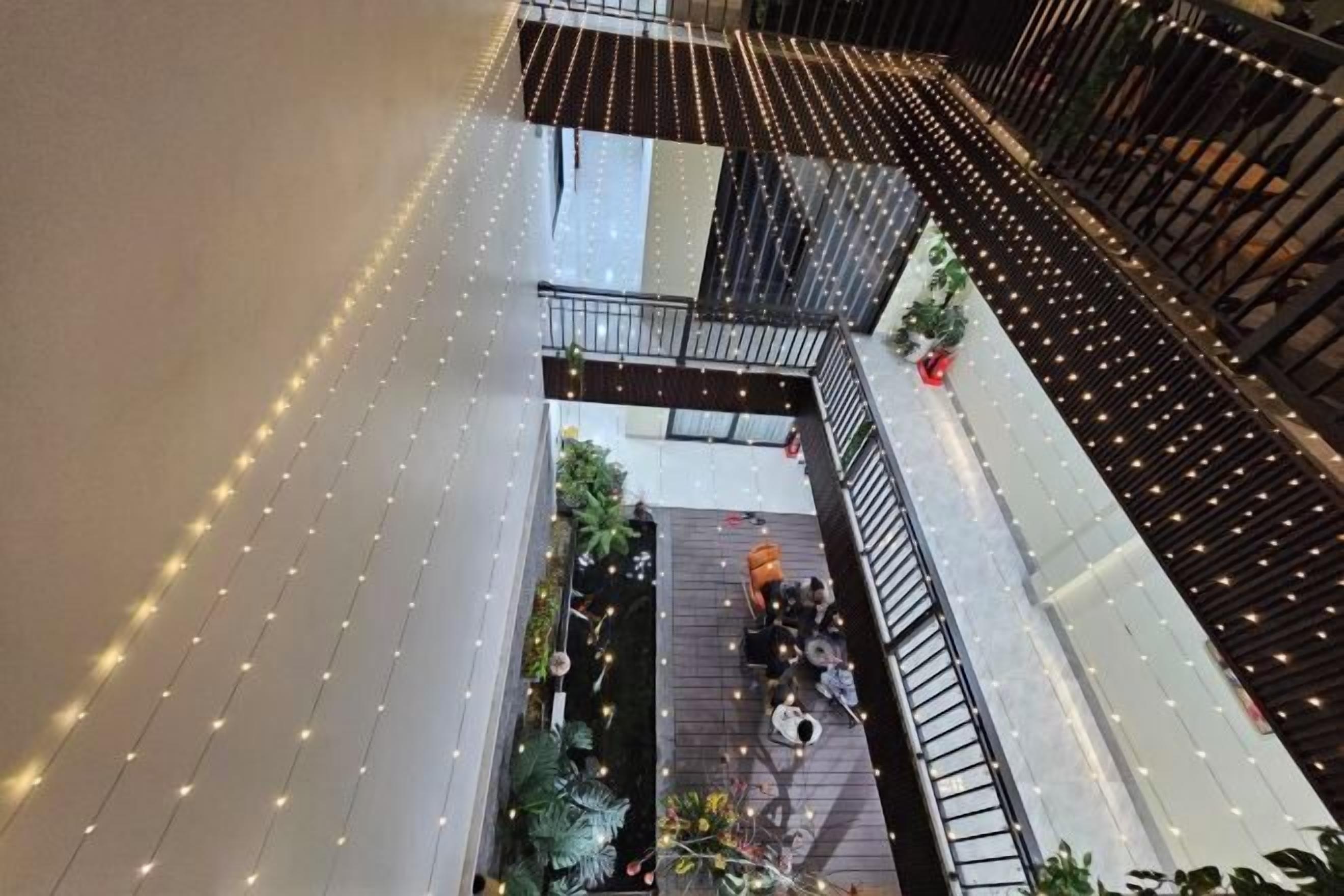 المنشأة من الخارج