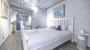 Room - Baden² MINPAKU STYLE～ART～HONMACHI 1 bedroom, accommodates up to 3 people (Osaka)