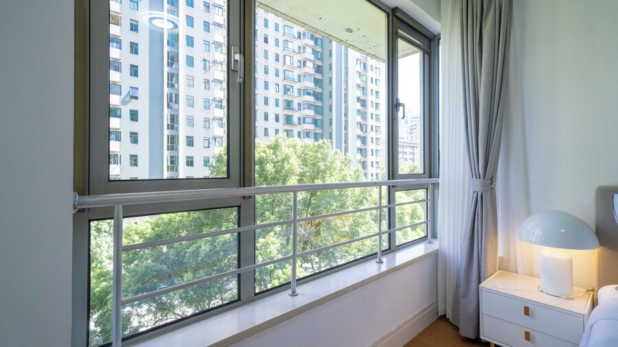 Tyms Stylish 1BR 1BA Apt Xujiahui Center